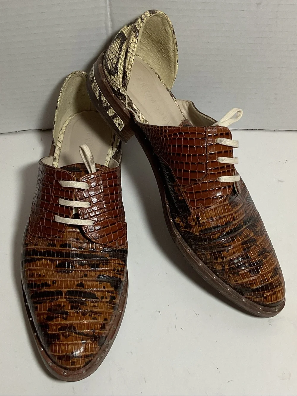 Freda Salvador Wit D’Orsay Leather Oxfords Croc Snakeskin
